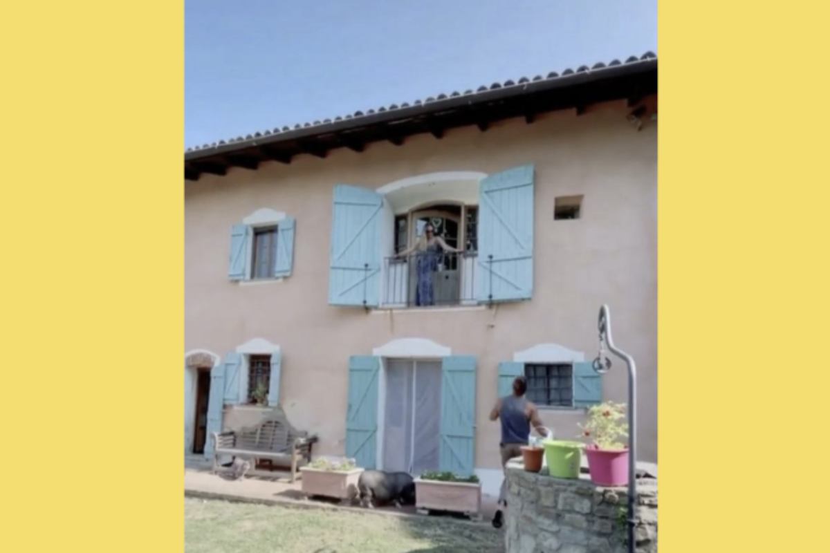 Ornella Muti, nata Francesca Romana Rivelli nel 1955 a Roma, è una delle attrici italiane più celebri e premiate, con una carriera